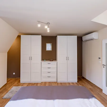 Menuet Apartment