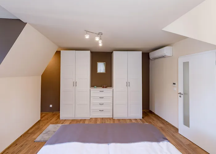 Menuet Apartment