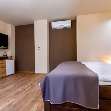 Menuet Apartment