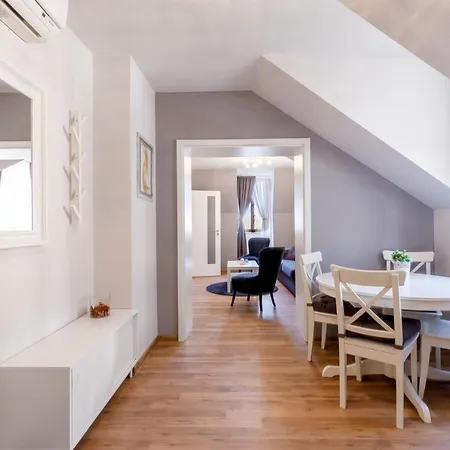 Menuet * Karlovy Vary